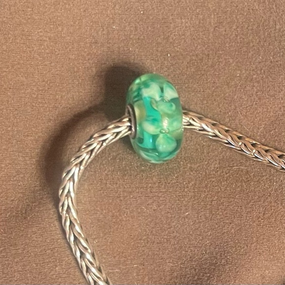 Trollbeads Green Flower Bead Retired - Picture 4 of 9